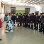 Inel visita con R2D2 el colegio La Concepción