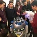 Alumnos del colegio de La Concepción atentos a la visita