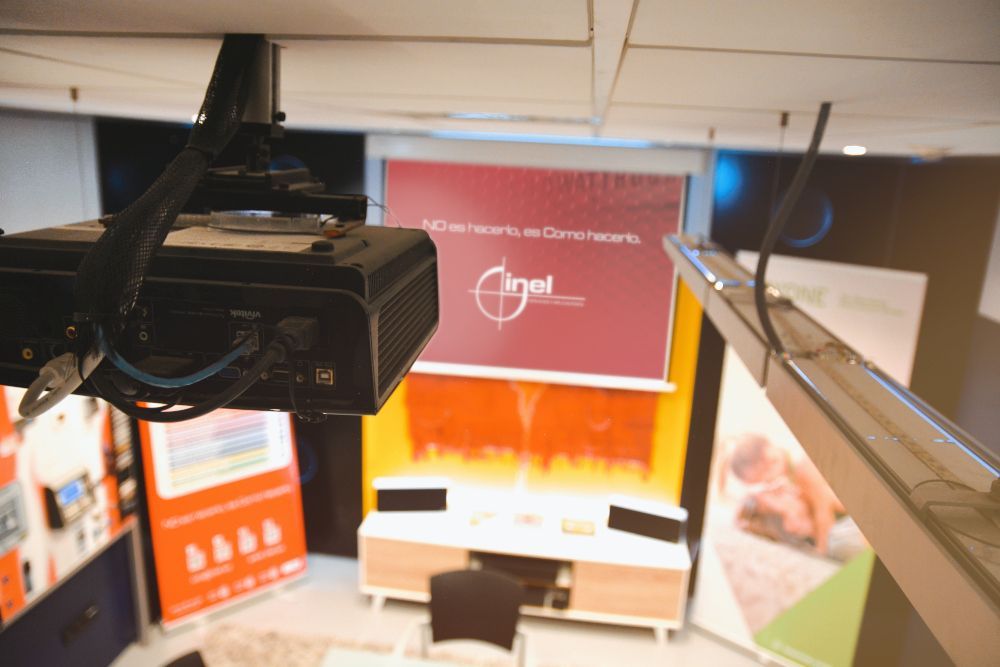 proyector inel audiovisuales