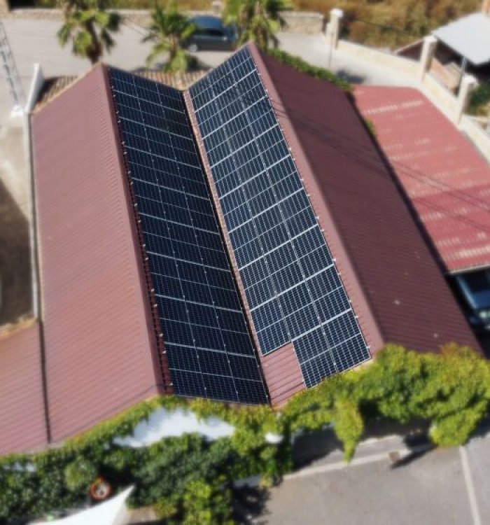 Instalación Fotovoltaica de Autoconsumo de 19.6 kWp en Atzeneta d’Albaida (Valencia)