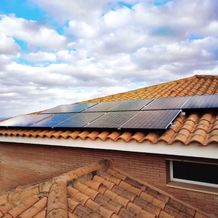 Instalación Fotovoltaica de Autoconsumo de 5.4kWp en Agullent (Valencia)