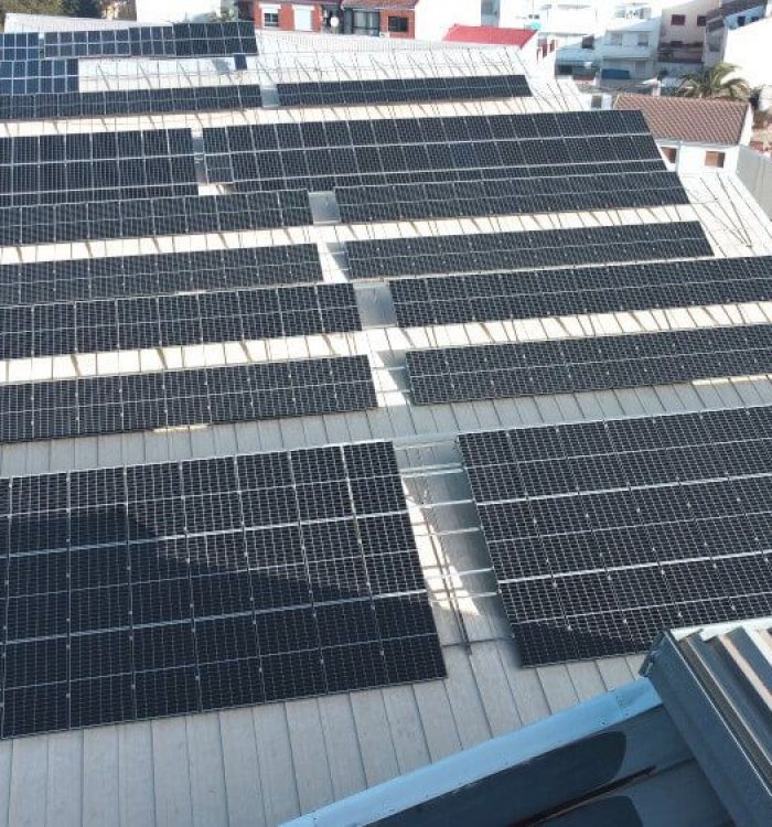 Sustitución y mantenimiento de Instalación Fotovoltaica en Muro de Alcoy (Alicante)