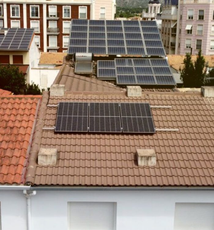 Instalación Fotovoltaica de Autoconsumo de 1.1 kWp en Ontinyent (Valencia)