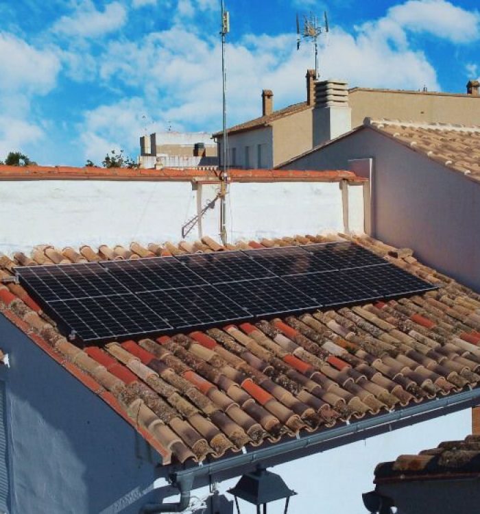Instalación Fotovoltaica de Autoconsumo de 1.87kWp en Atzeneta d’Albaida (Valencia)
