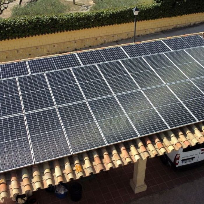 Instalación Fotovoltaica de Autoconsumo con acumulación de 12kWp en Ontinyent (Valencia)