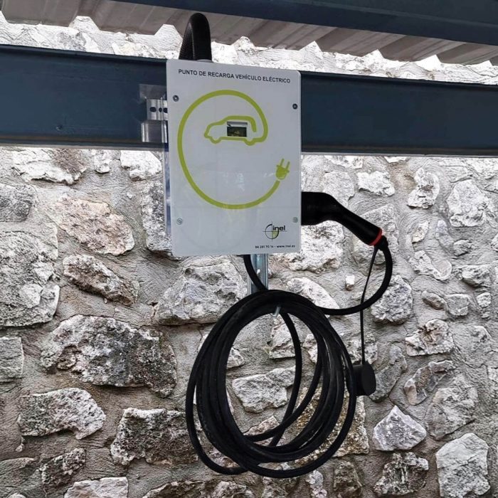 Instalación Punto de recarga vehículo eléctrico en Ontinyent (Valencia)