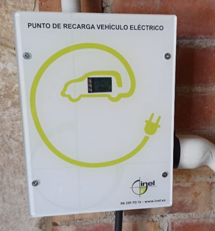 Instalación Punto de recarga vehiculo eléctrico en Bufali (Valencia)