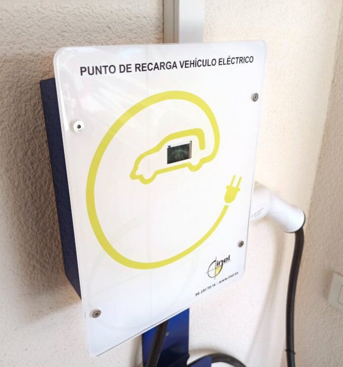 Instalación Punto de recarga vehiculo eléctrico en Ontinyent (Valencia)