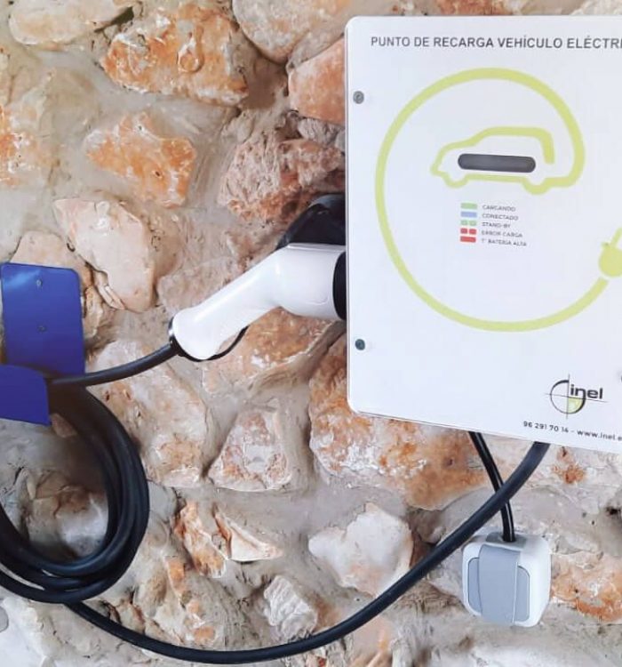 Instalación Punto de recarga vehiculo eléctrico en Ontinyent (Valencia)