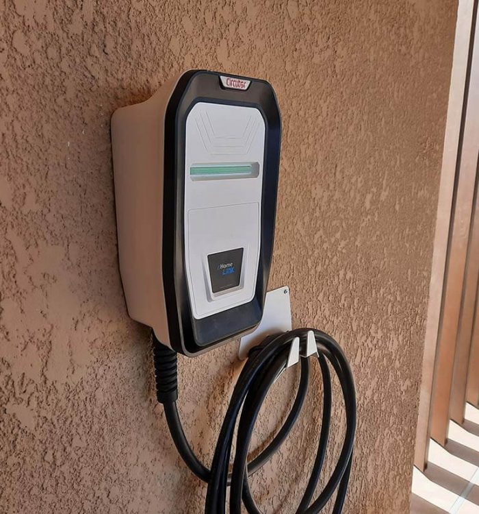 Instalación Punto de recarga vehículo eléctrico en Albaida (Valencia)