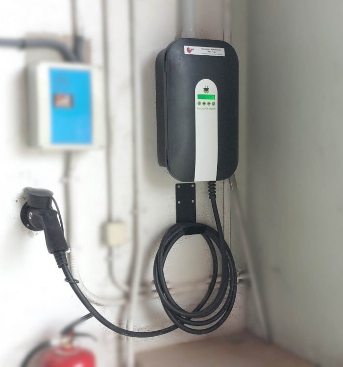Instalación Punto de recarga vehiculo eléctrico en Atzeneta d’Albaida (Valencia)